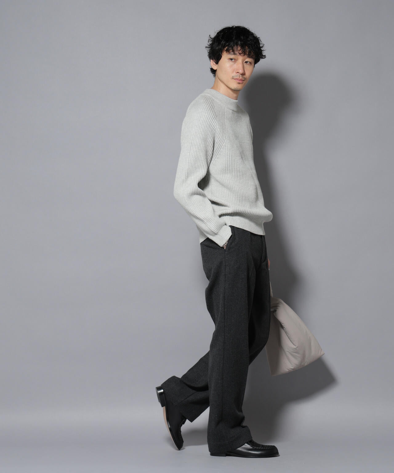 コットンMIXバルキーモックネックニット