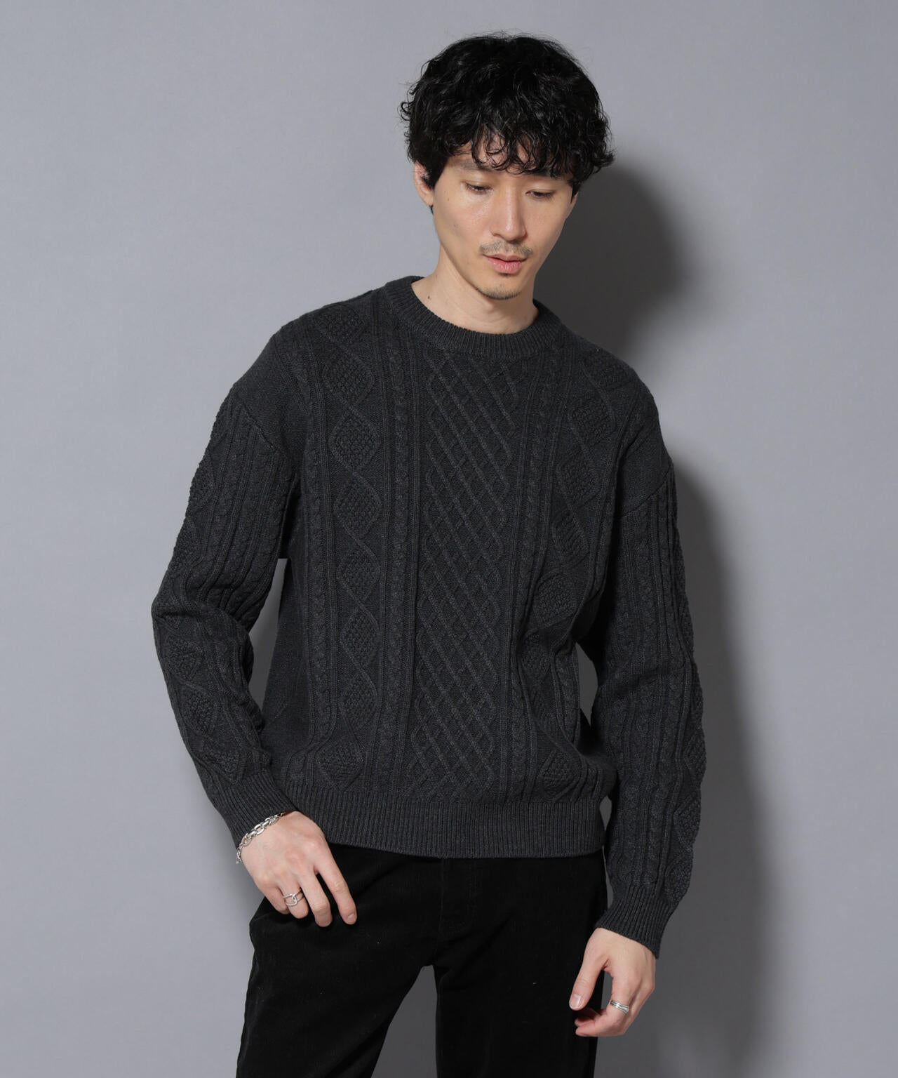 コットンMIXバルキーケーブルニット