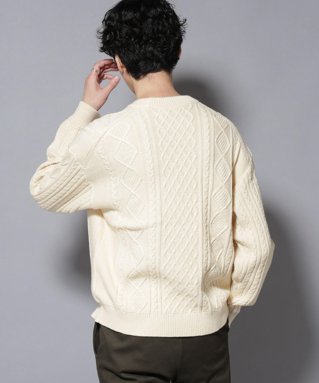 コットンMIXバルキーケーブルニット