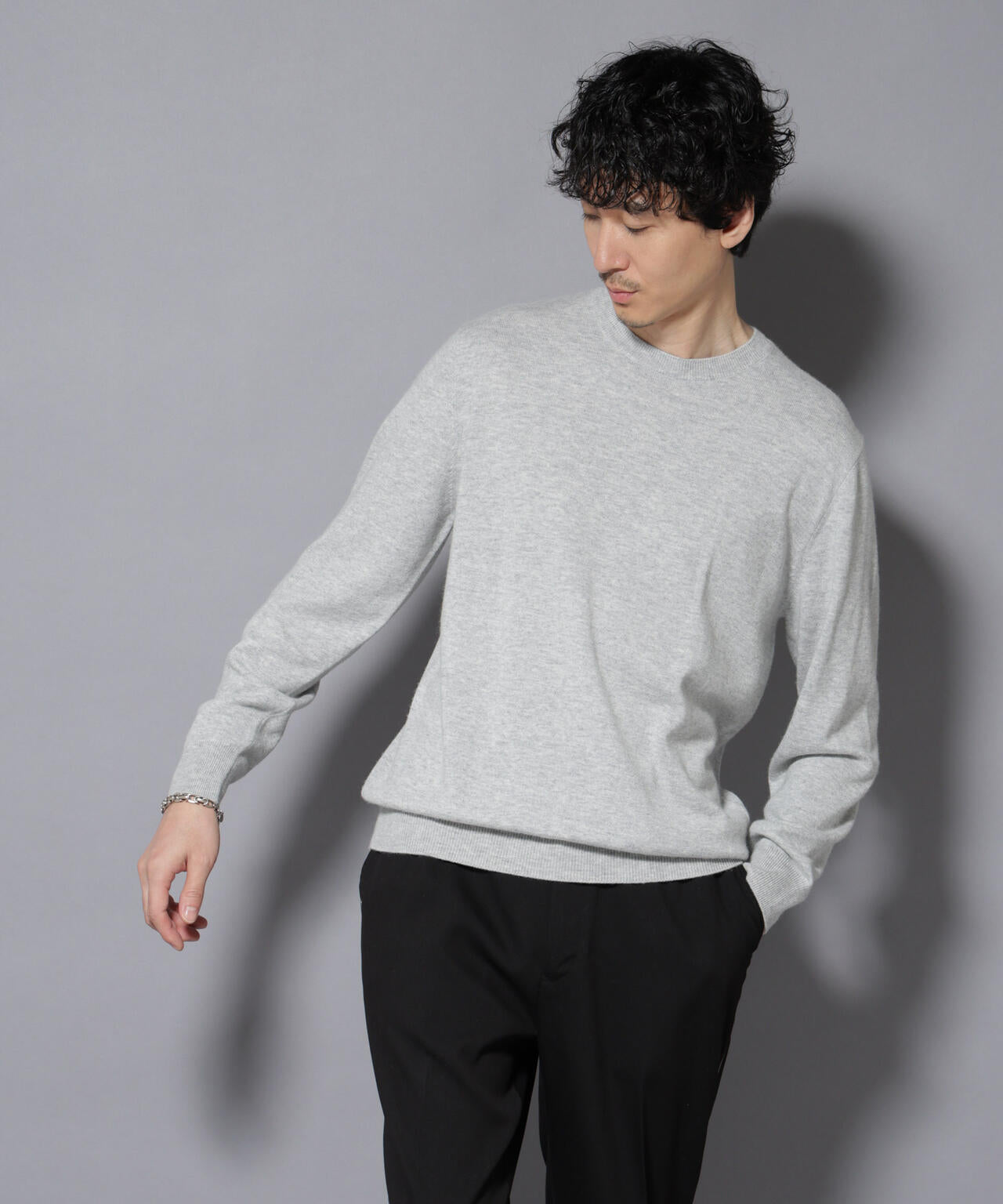 カシミヤミックスクルーネックニット