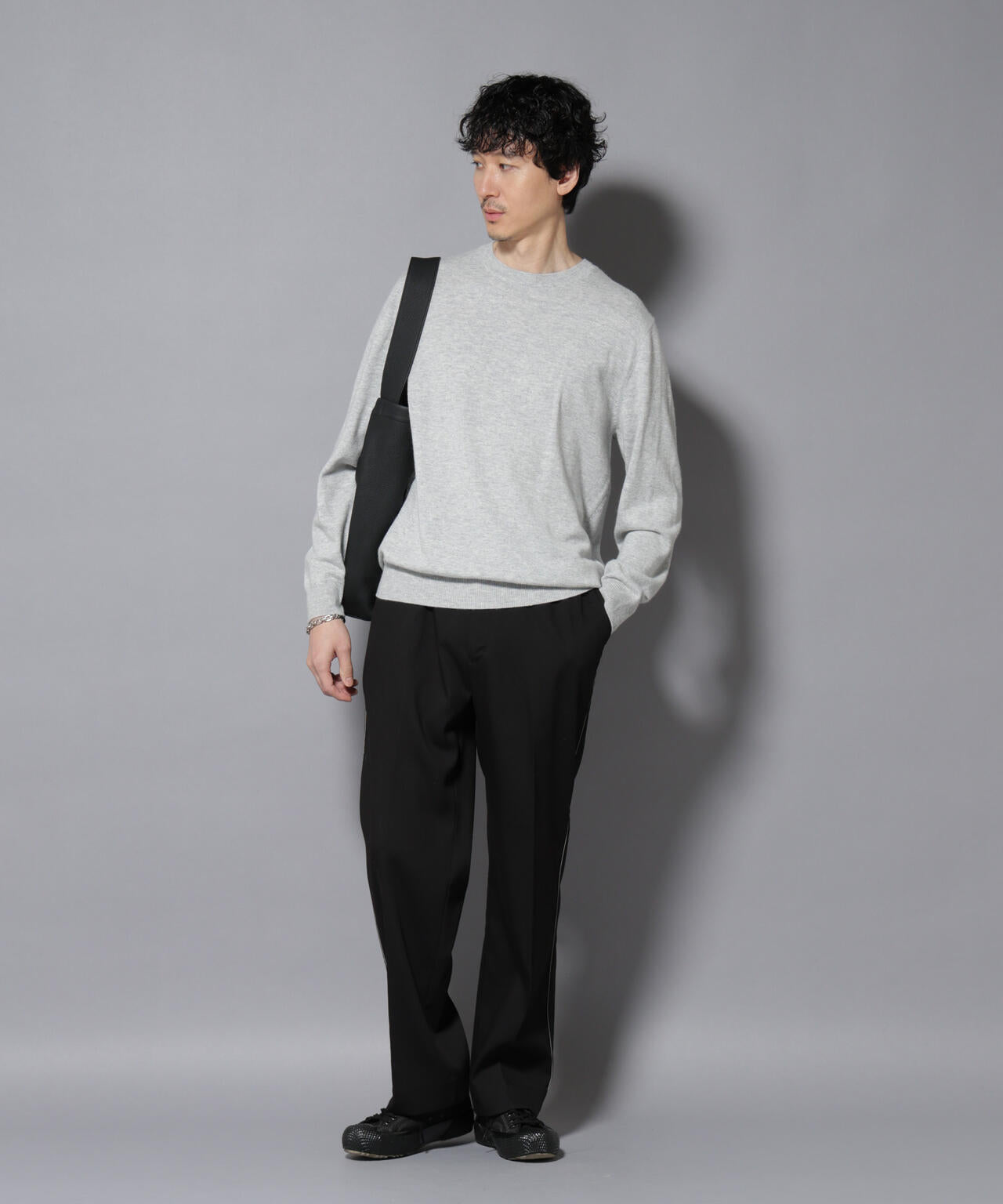 カシミヤミックスクルーネックニット