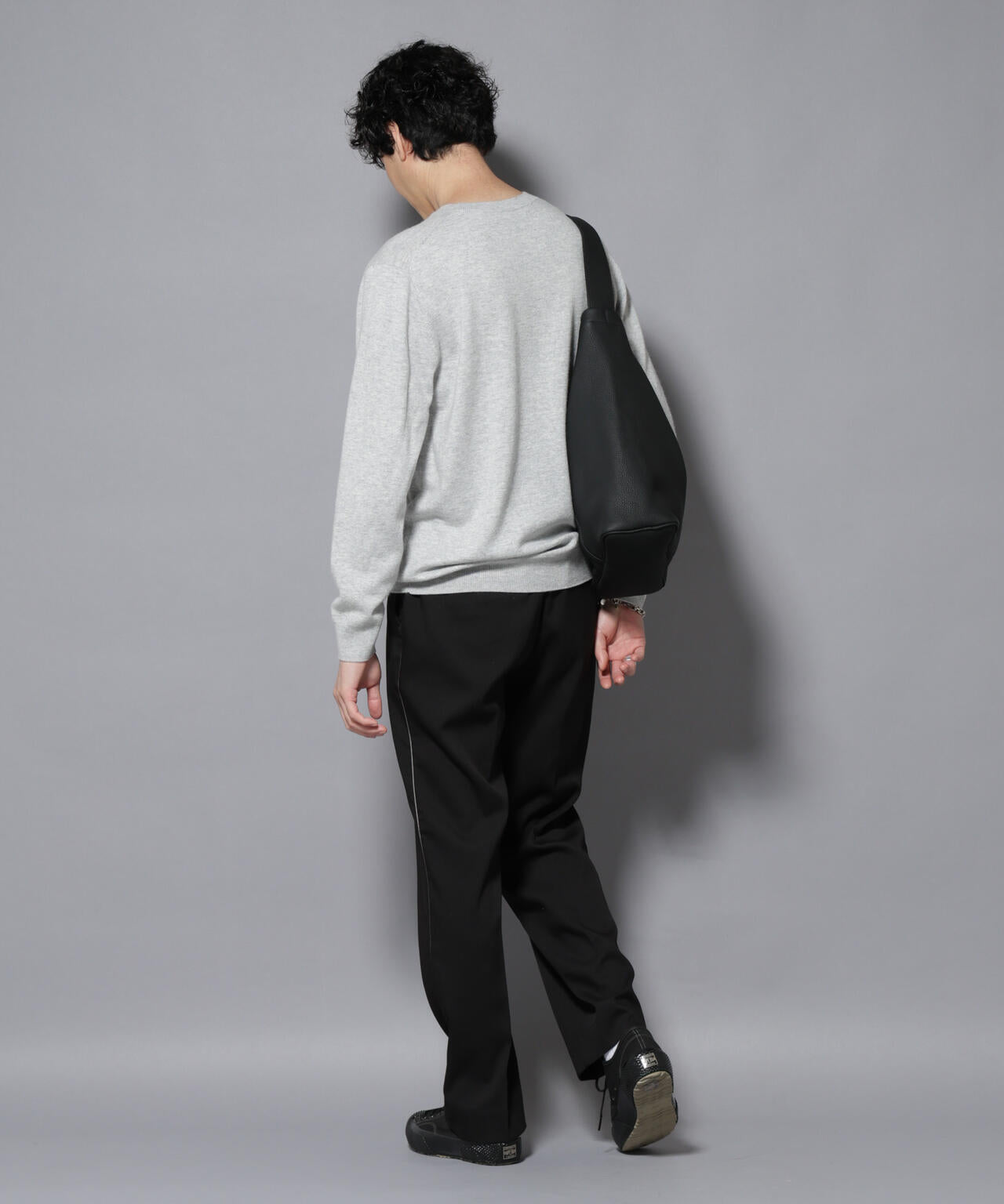 カシミヤミックスクルーネックニット