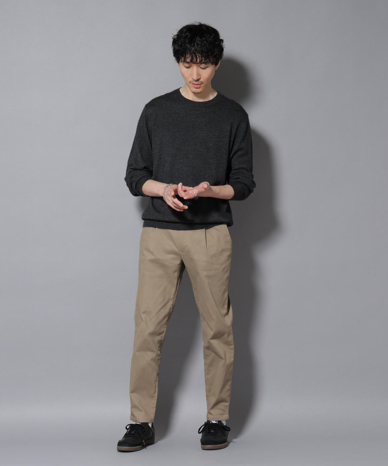 カシミヤミックスクルーネックニット