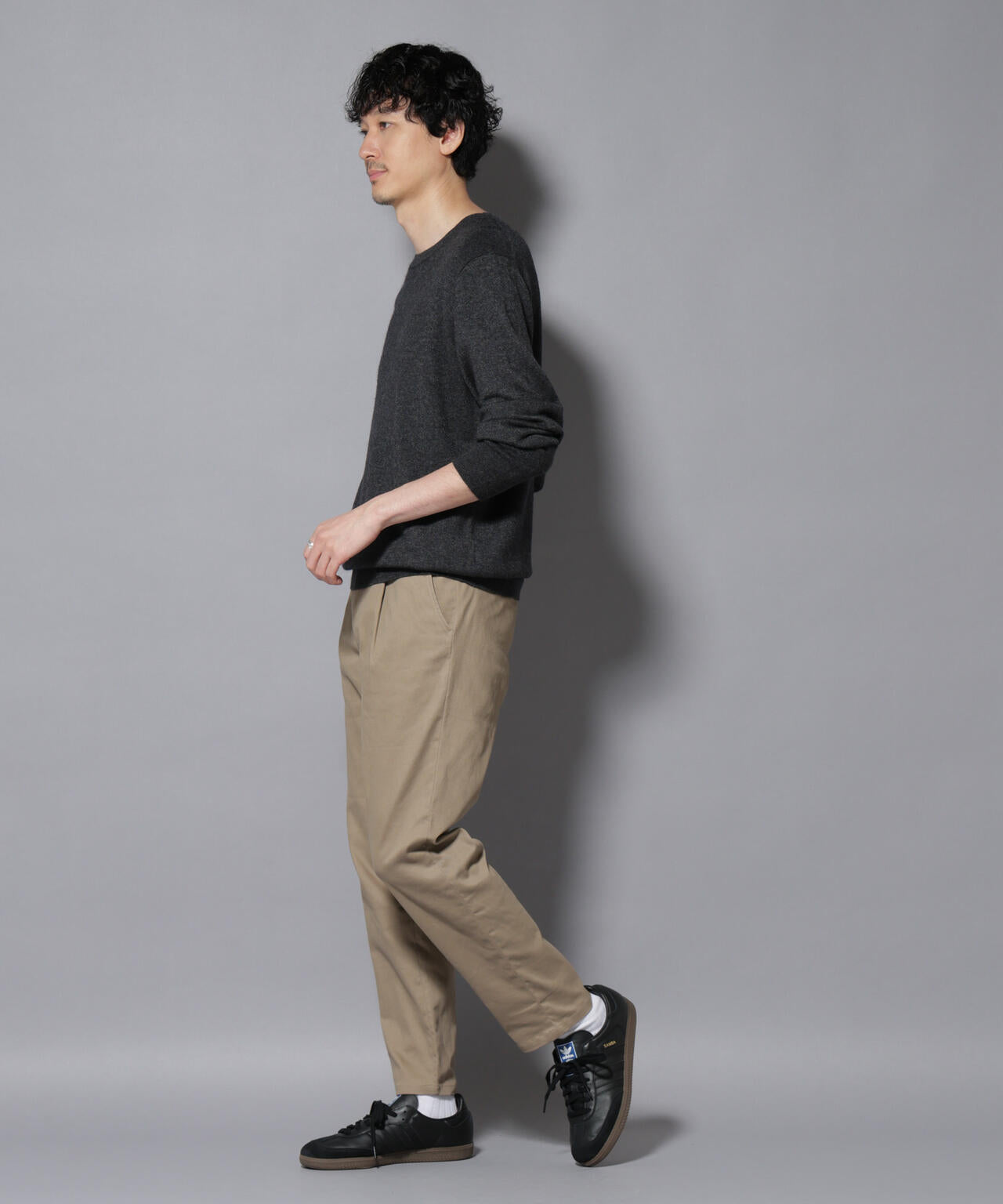 カシミヤミックスクルーネックニット