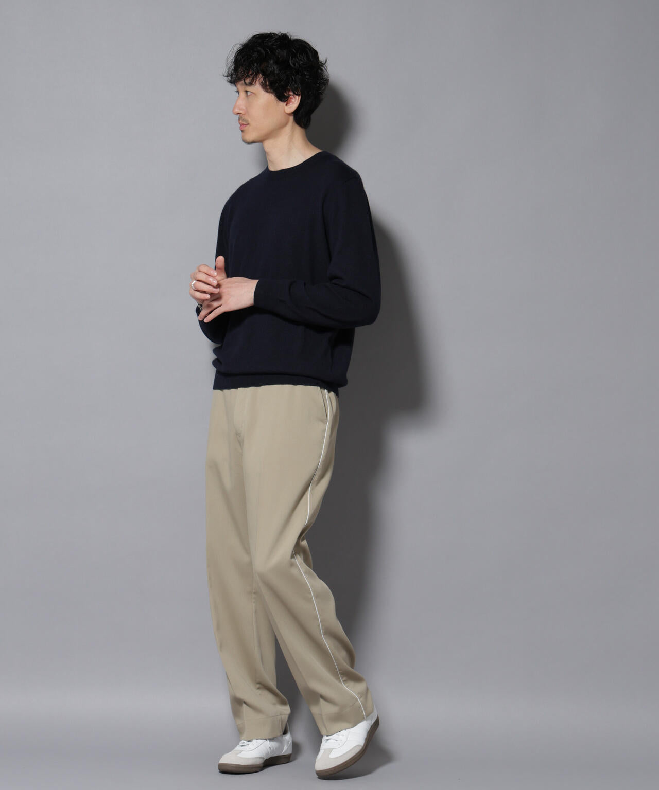 カシミヤミックスクルーネックニット