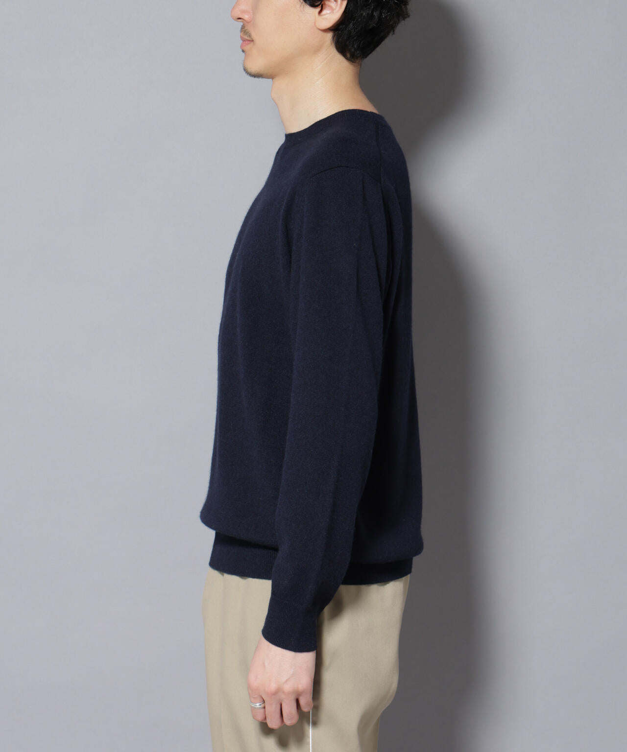 カシミヤミックスクルーネックニット