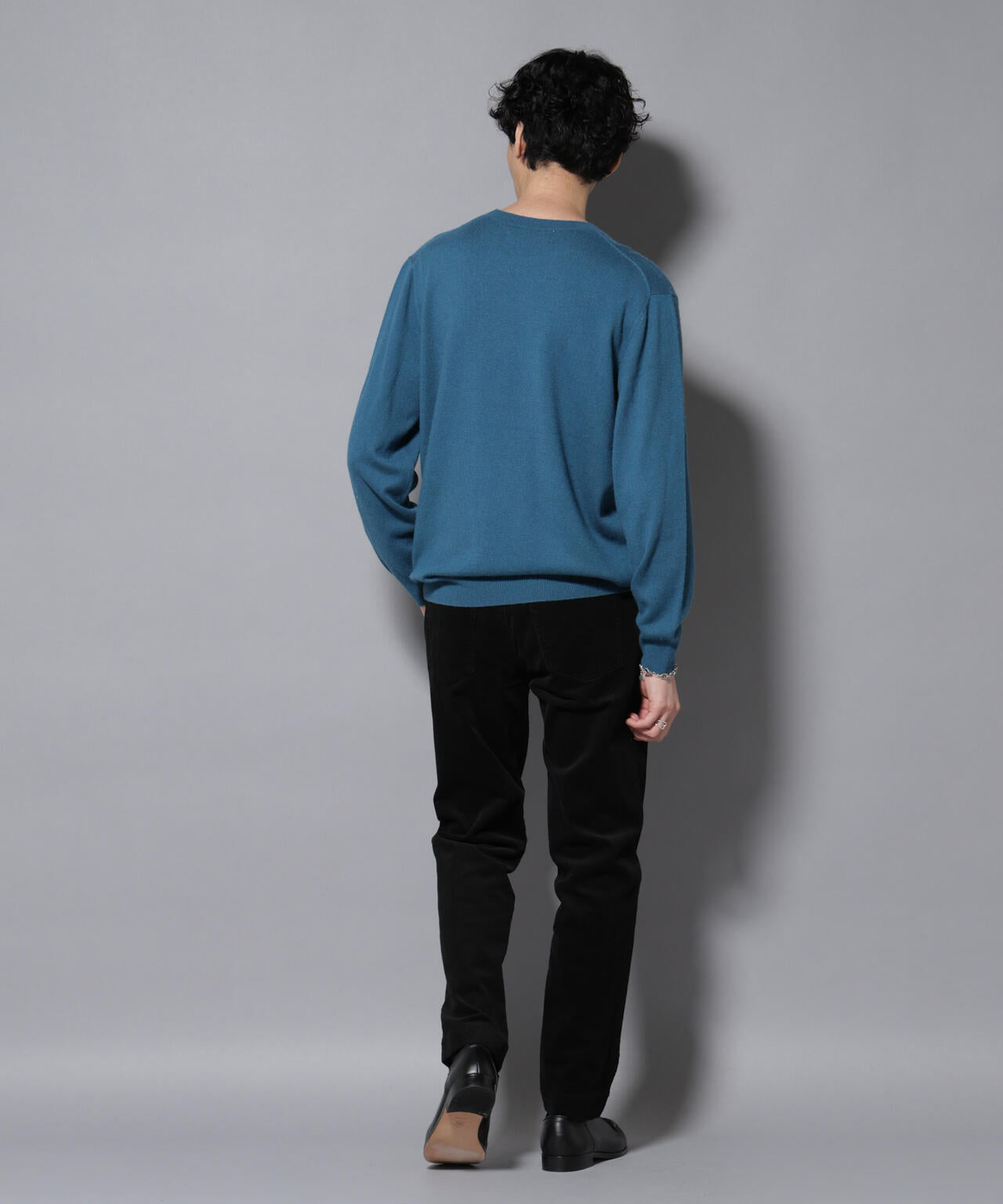 カシミヤミックスクルーネックニット