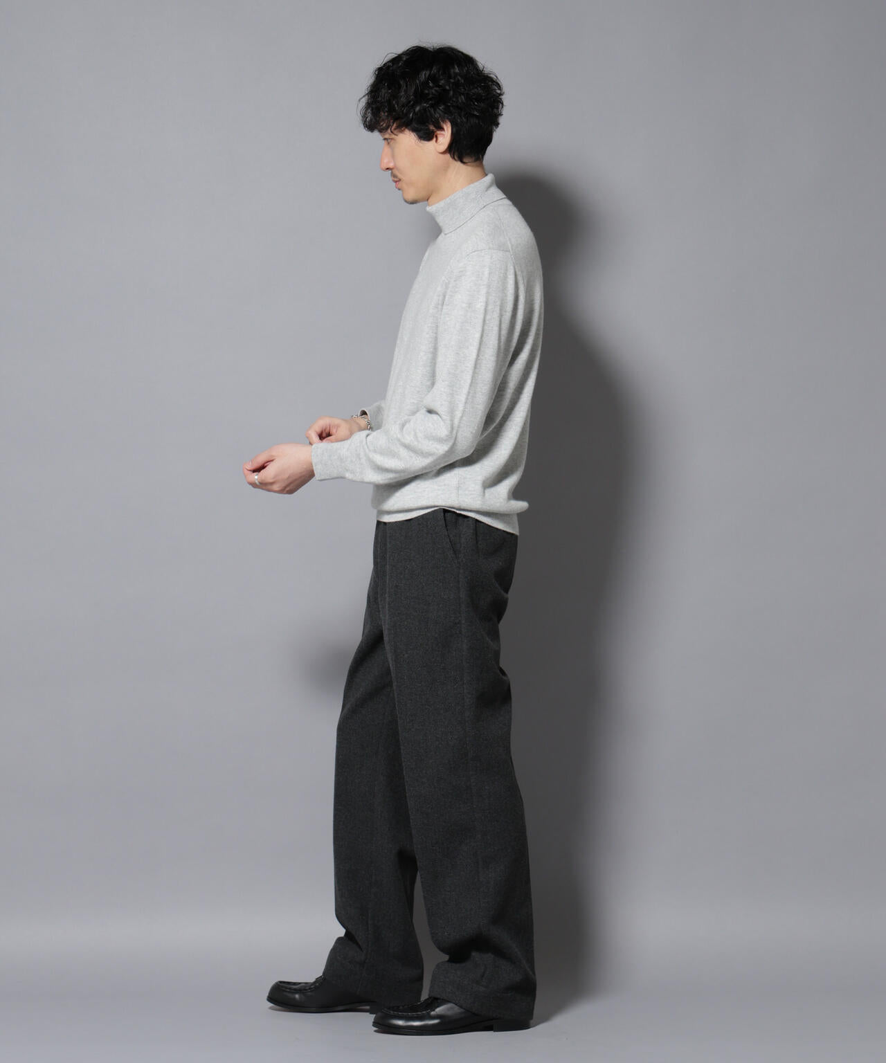 カシミヤミックスタートルネックニット