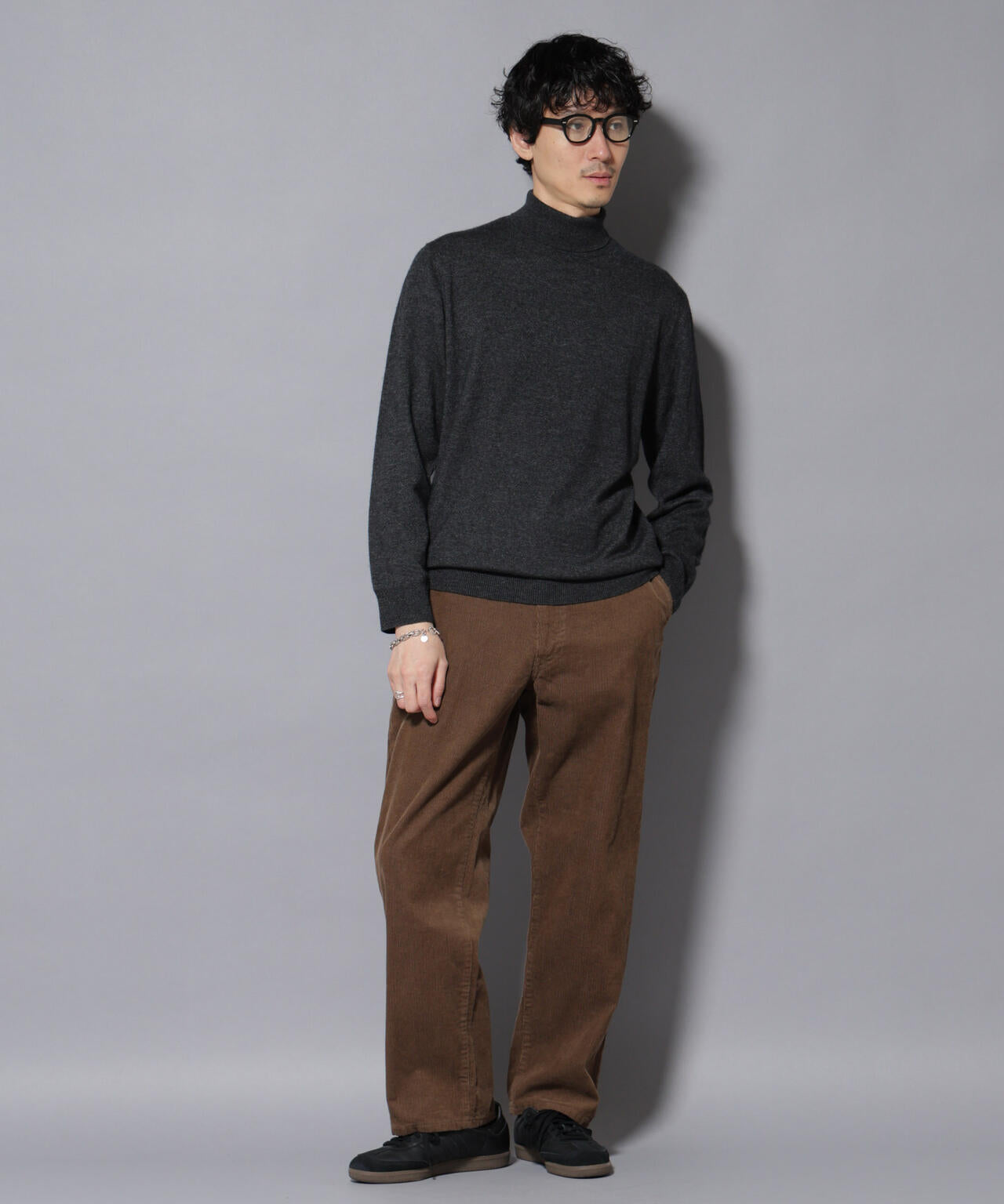 カシミヤミックスタートルネックニット