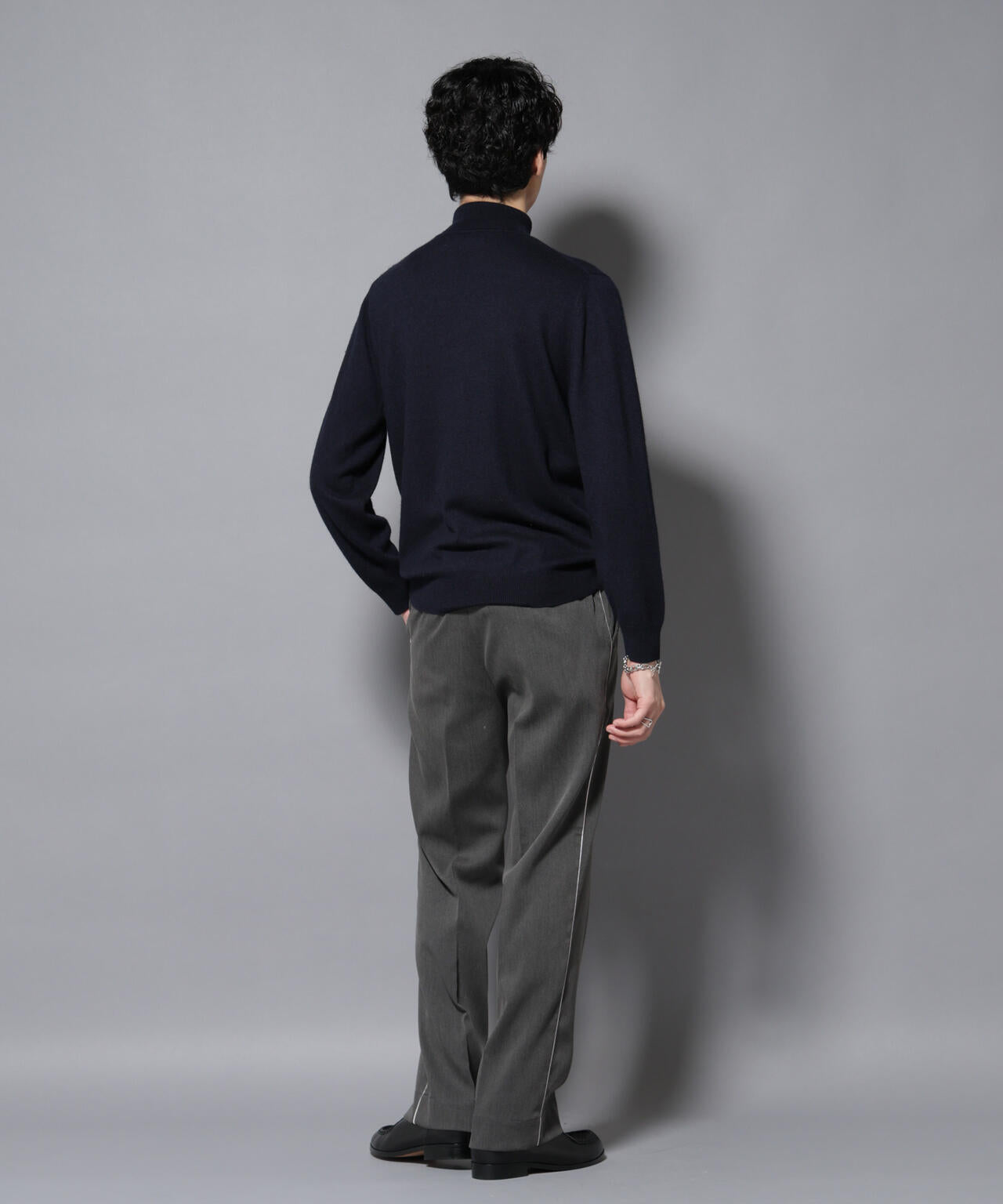 カシミヤミックスタートルネックニット