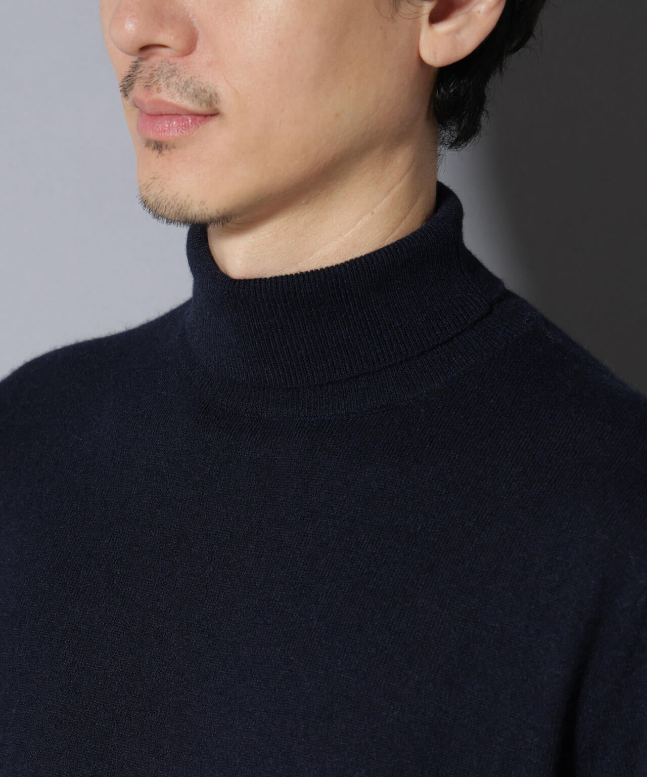 カシミヤミックスタートルネックニット