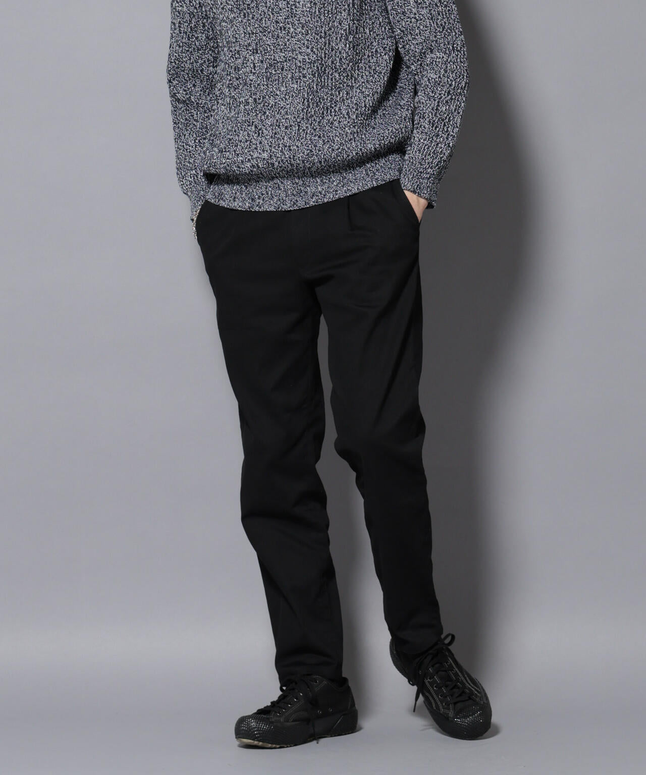 ストレッチコンパクトテーパード