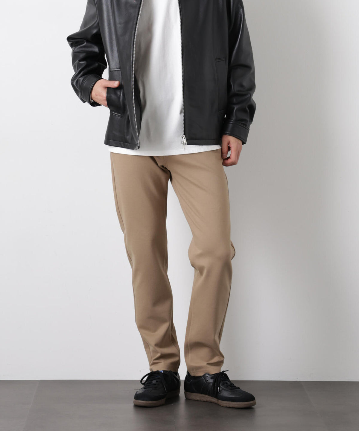 ストレッチ5Pテーパードパンツ