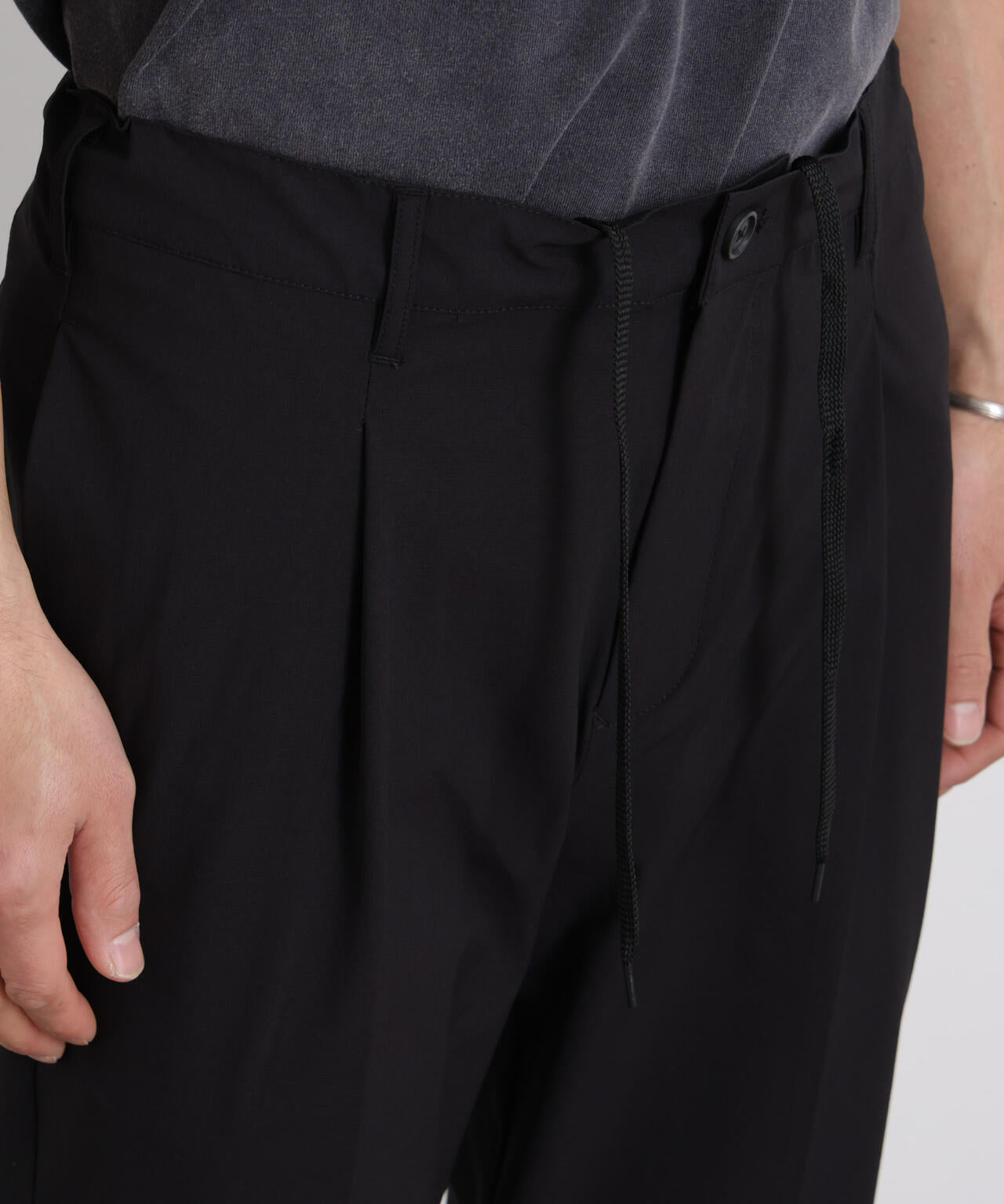 ナイロンドビーストレッチスラックス