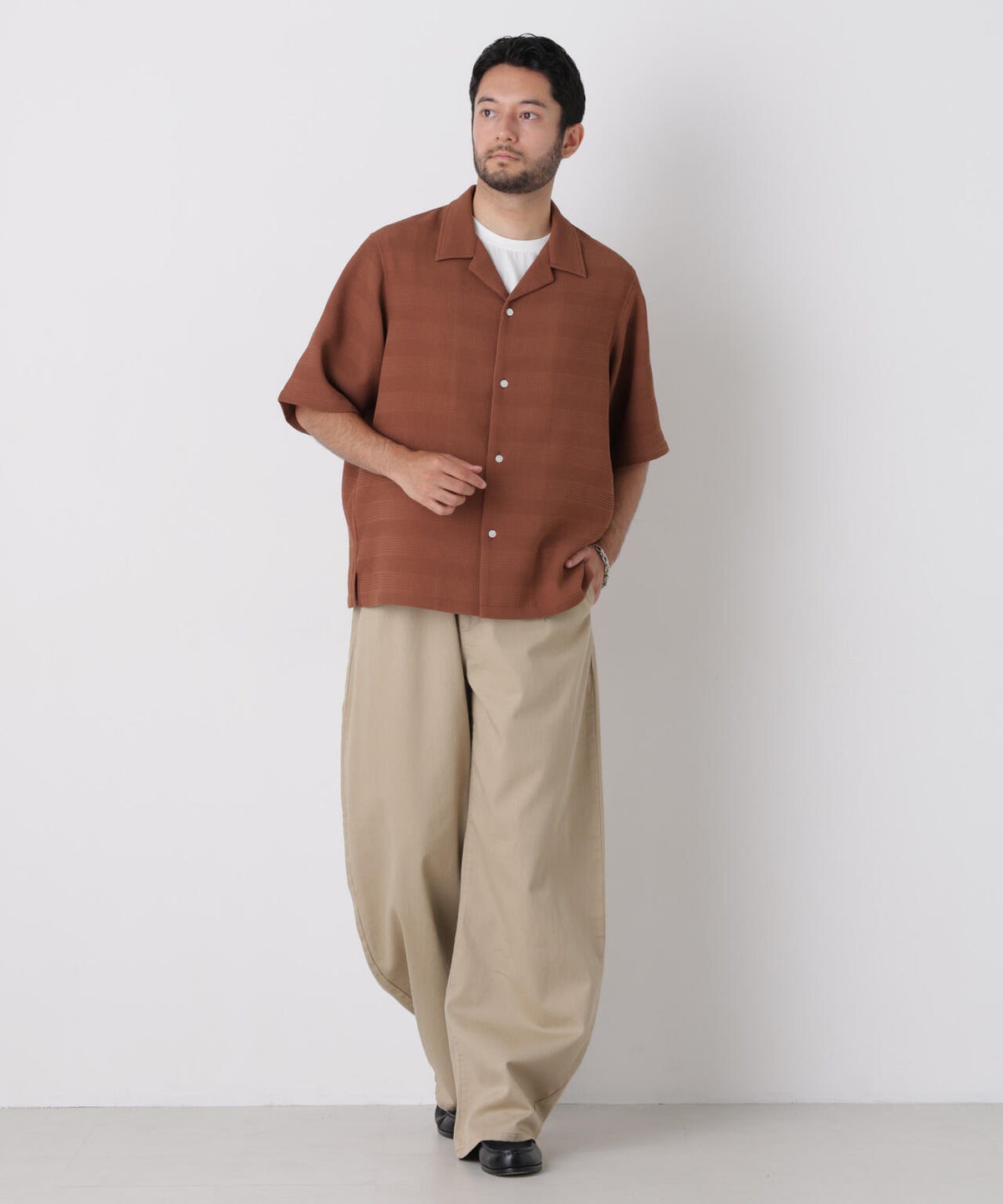 カーブワイドパンツ