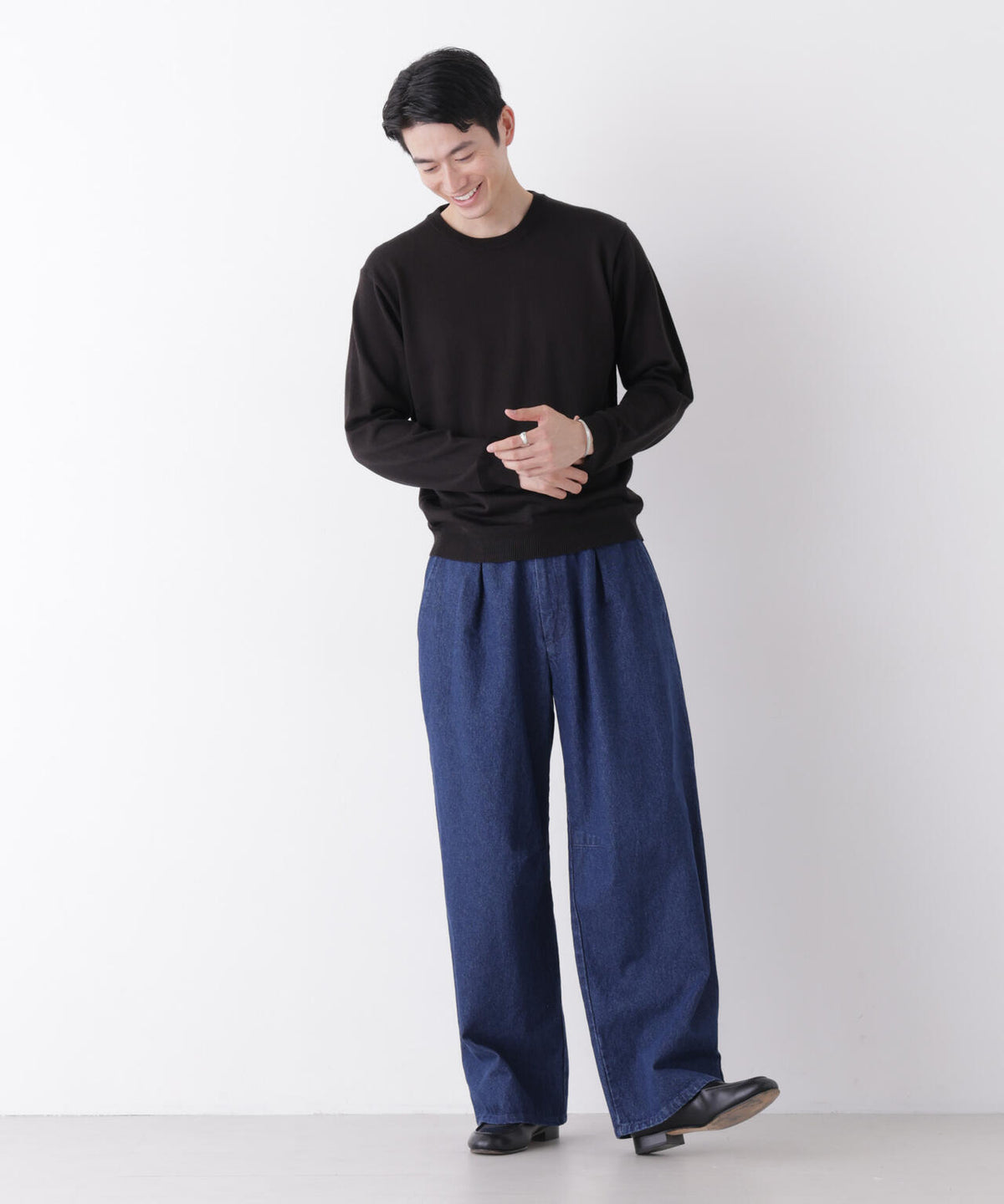 イージーワイドタックカーブパンツ