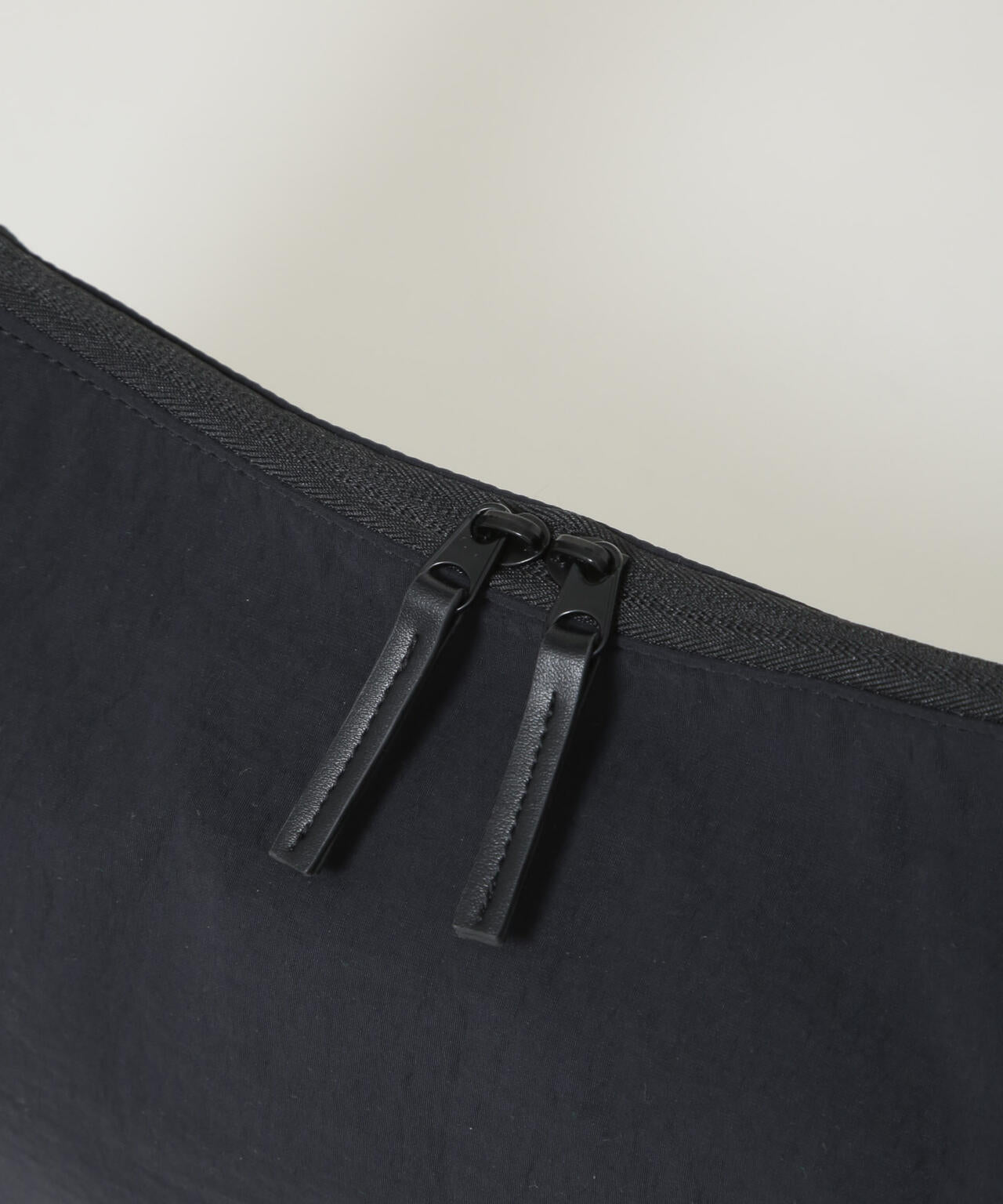 WEB限定/ラウンドショルダーバッグ