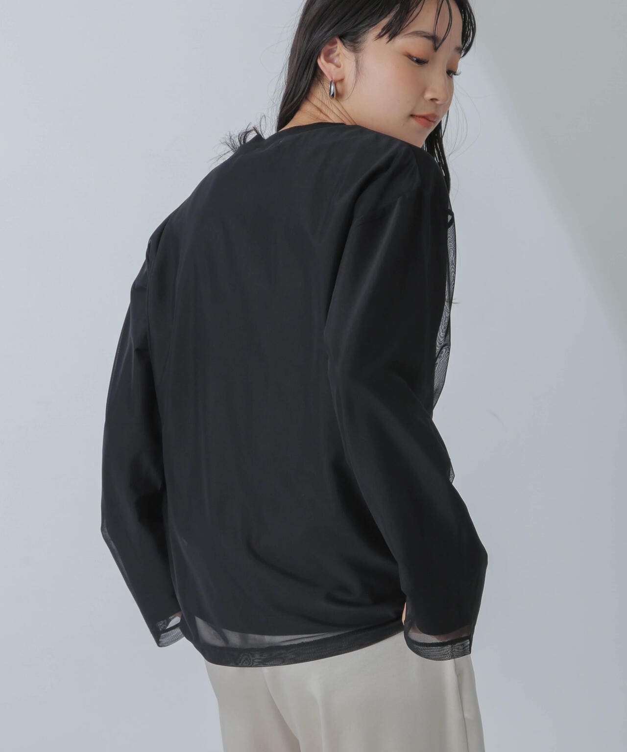 チュールレイヤードロングスリーブTシャツ