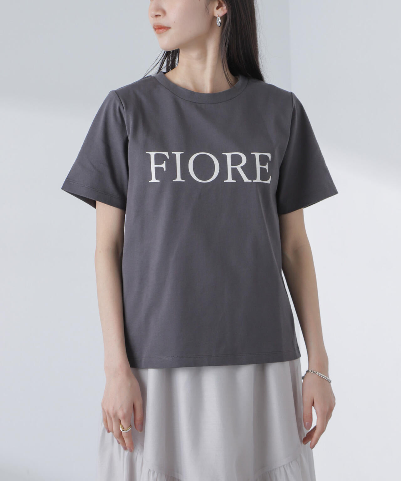 ロゴプリントTシャツ