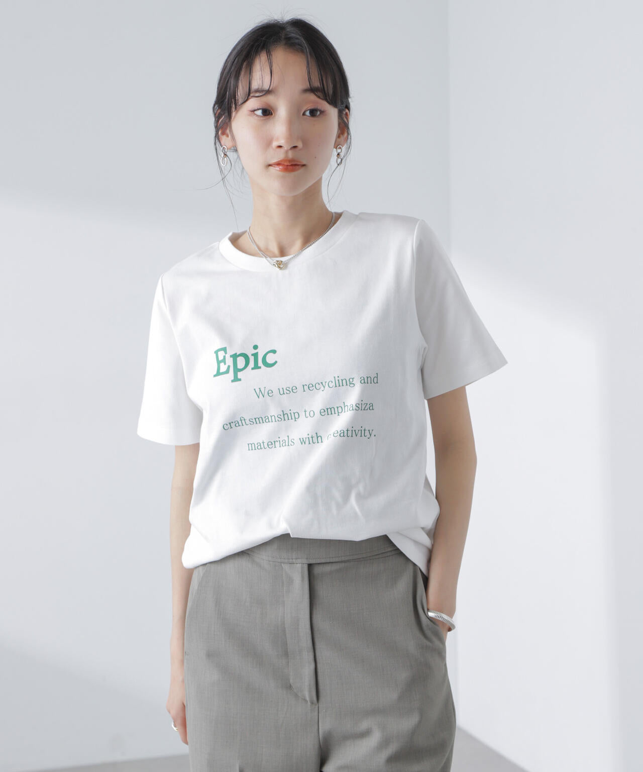 ロゴプリントTシャツ
