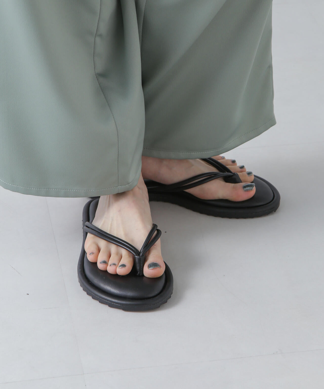 ソフトフラットトングサンダル