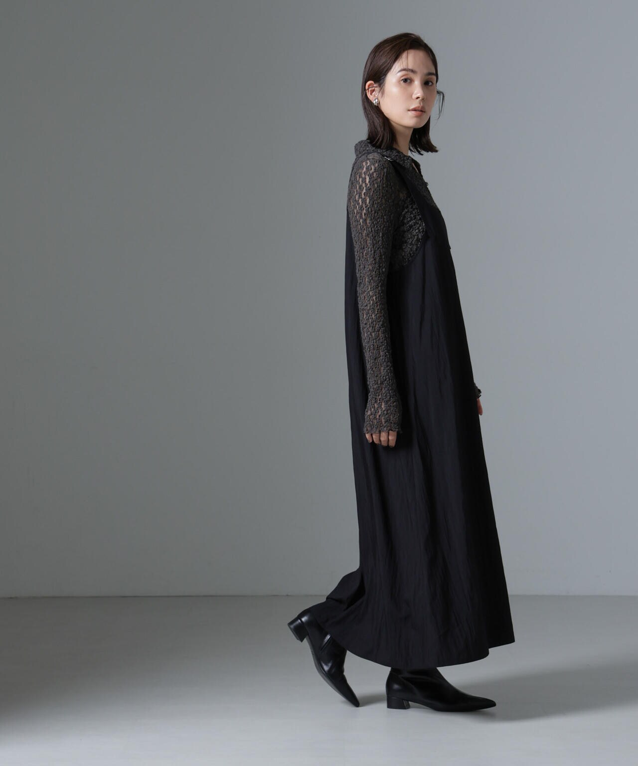 バックルベルトストラップフレアワンピース