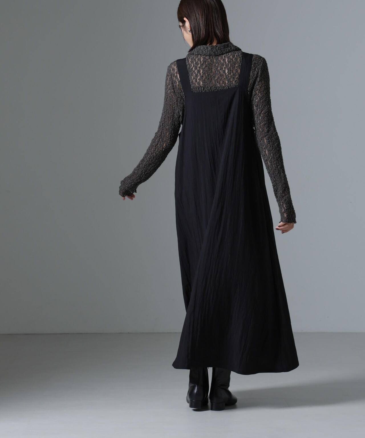 バックルベルトストラップフレアワンピース