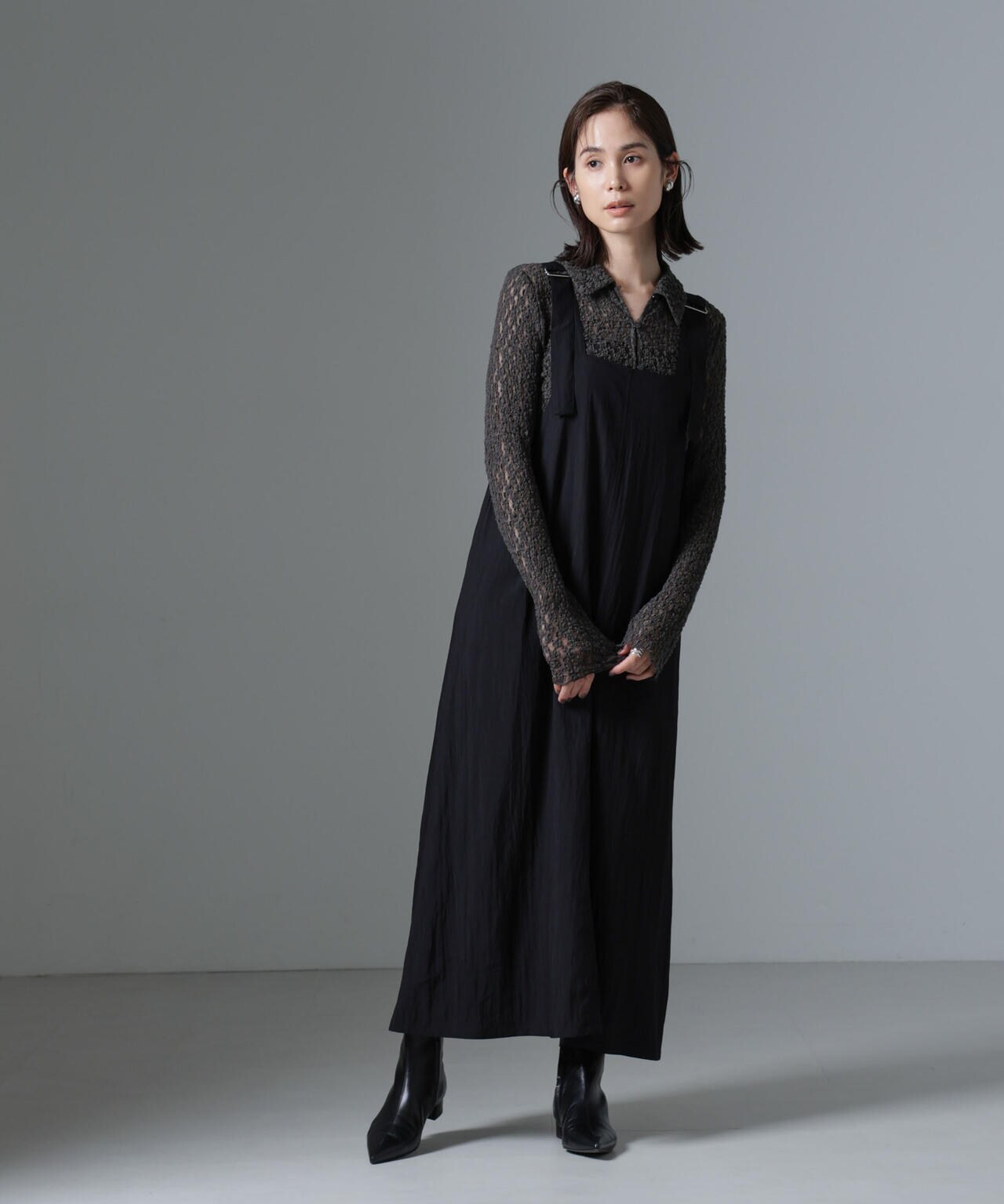 バックルベルトストラップフレアワンピース