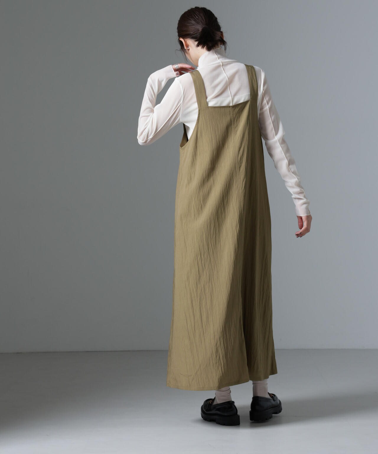 バックルベルトストラップフレアワンピース