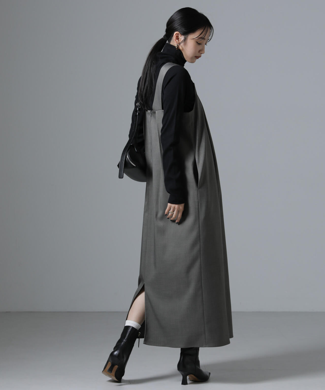 サロペットタックワンピース