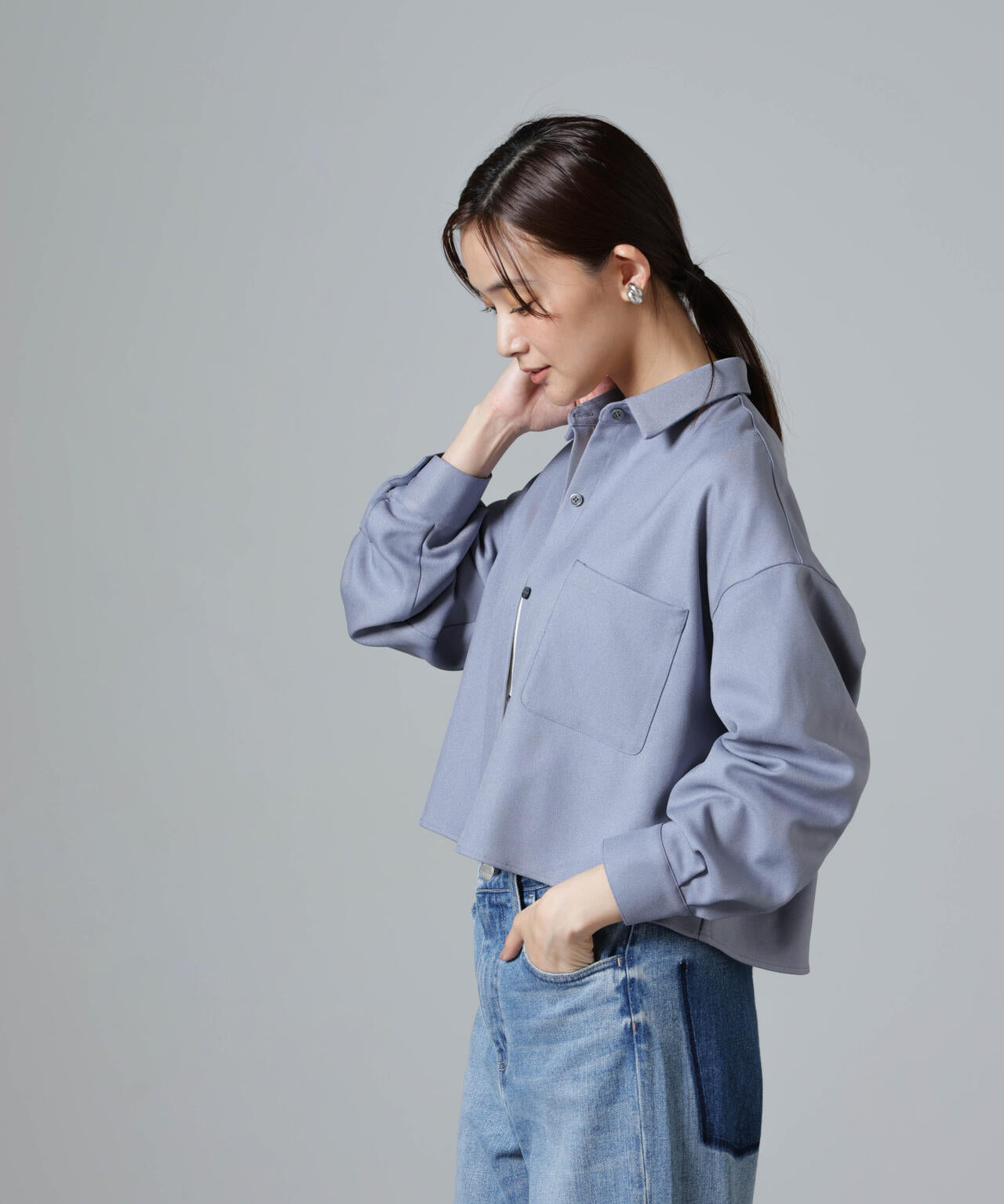 バックコンシャスクロップドシャツ(セットアップ可)