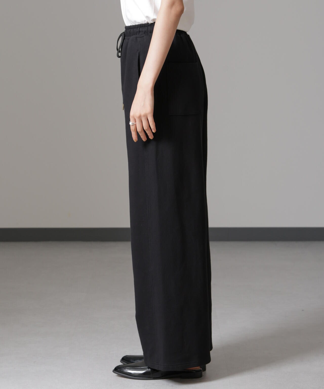 8f0e27fe-5856-57f3-9f70-7085fe081f26_Image