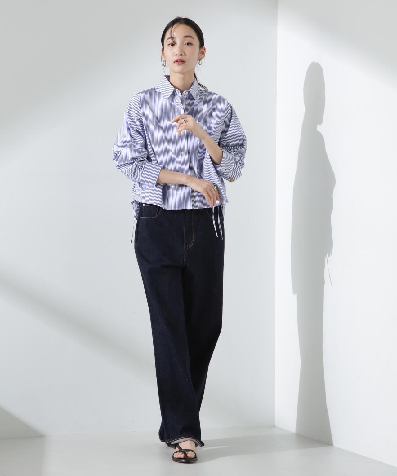 サイドシャーリングクロップドシャツ