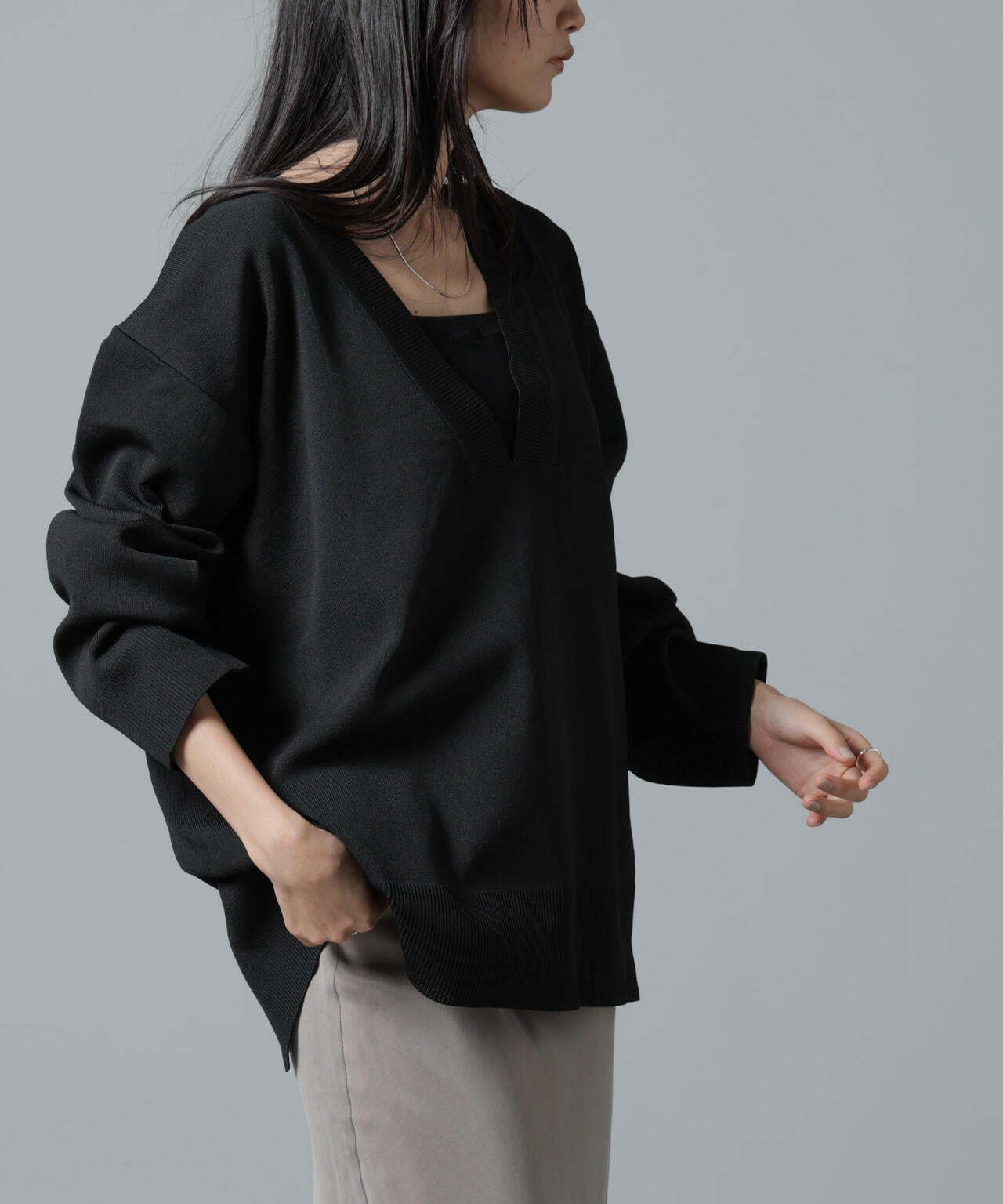 洗濯機洗い可Vネックバックスリットニットトップス