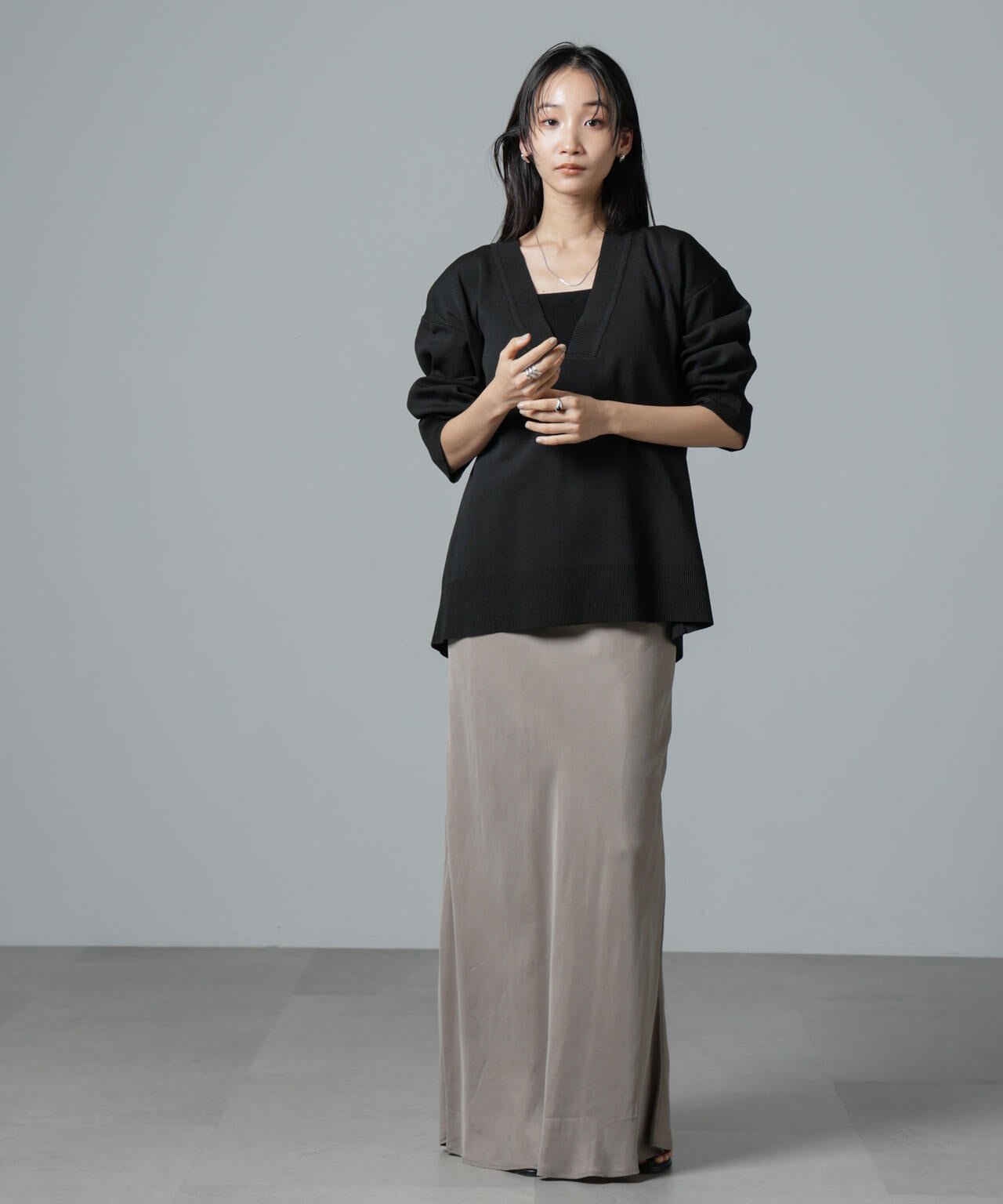 洗濯機洗い可Vネックバックスリットニットトップス