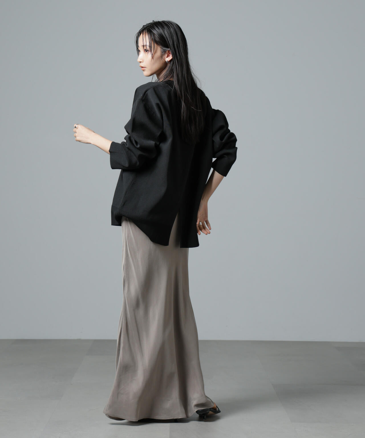 洗濯機洗い可Vネックバックスリットニットトップス