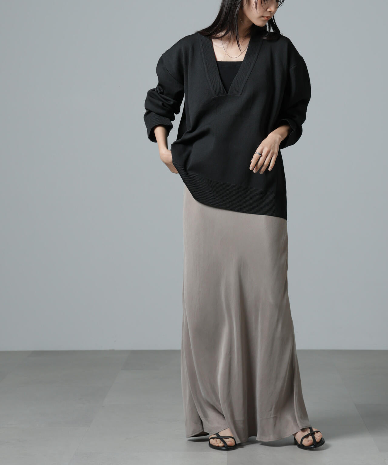 洗濯機洗い可Vネックバックスリットニットトップス