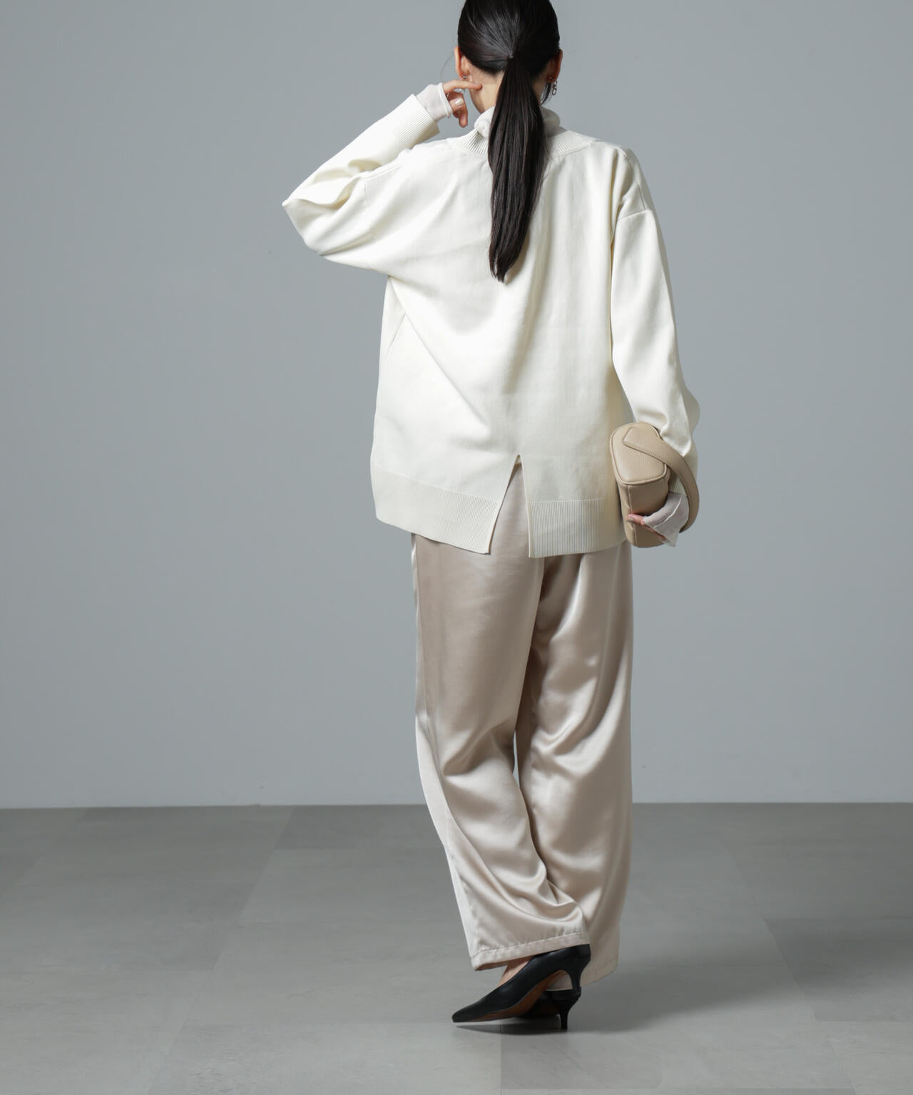 洗濯機洗い可Vネックバックスリットニットトップス