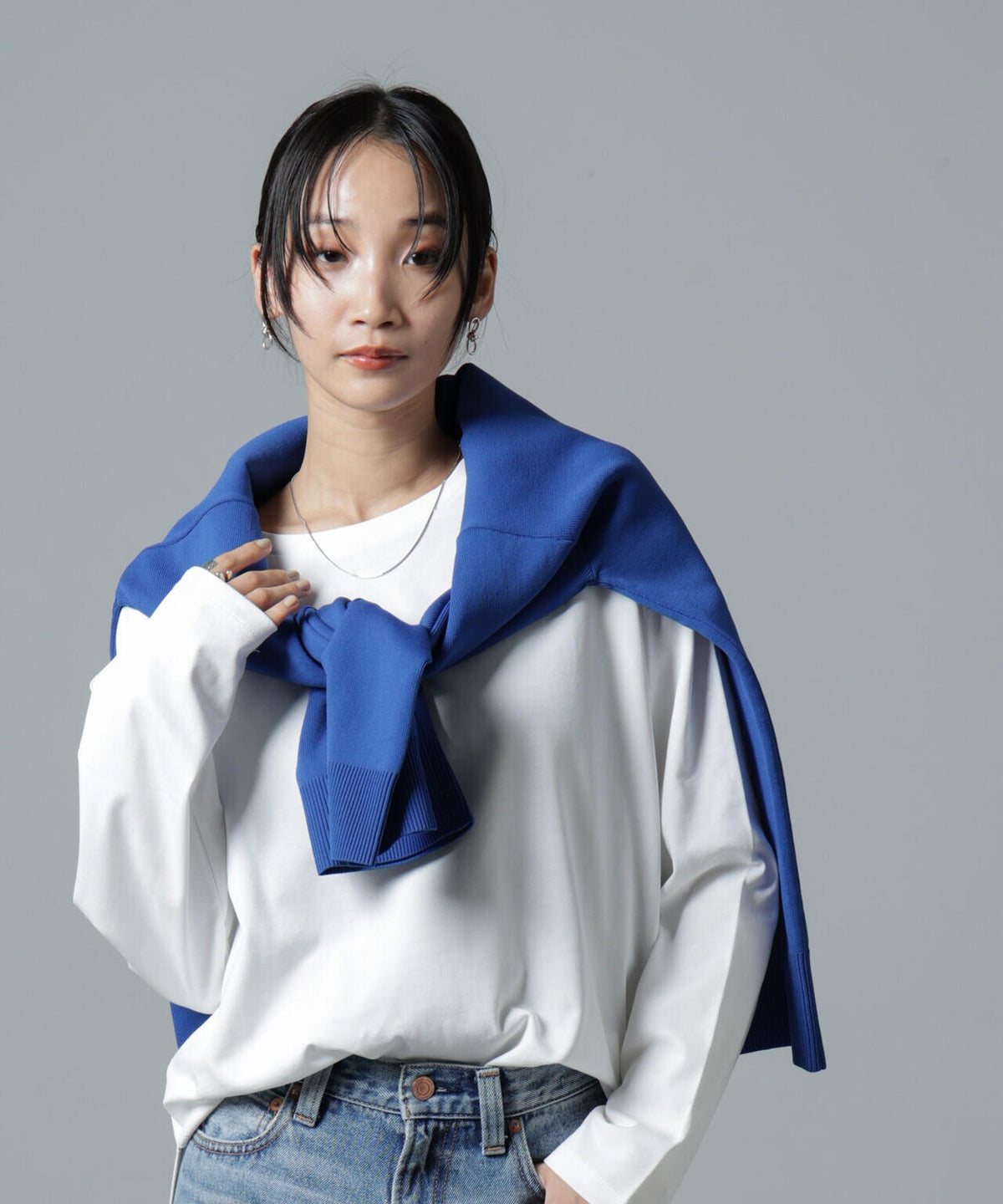 サイドスリットロングスリーブTシャツ