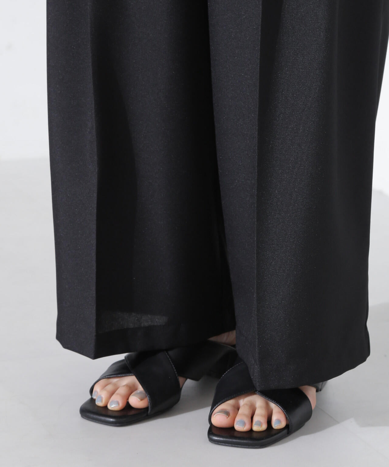 ツータックパンツ