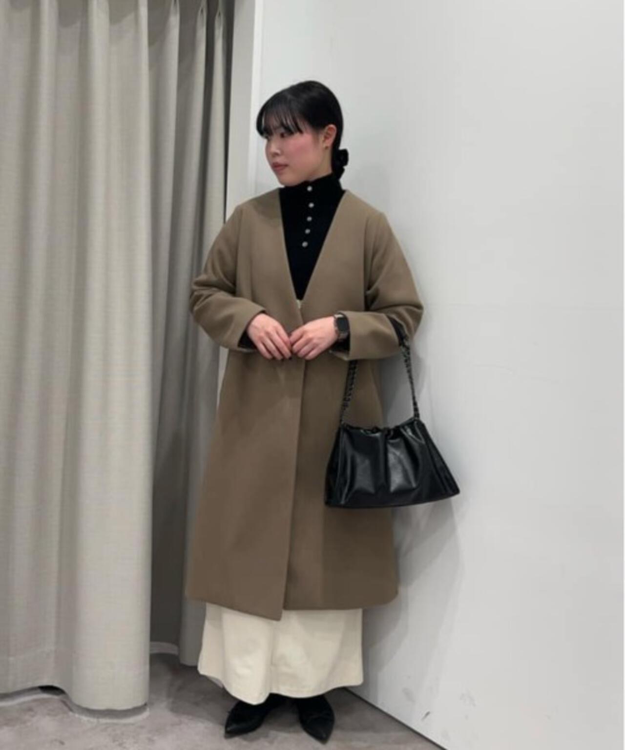 Vネックノーカラーコート