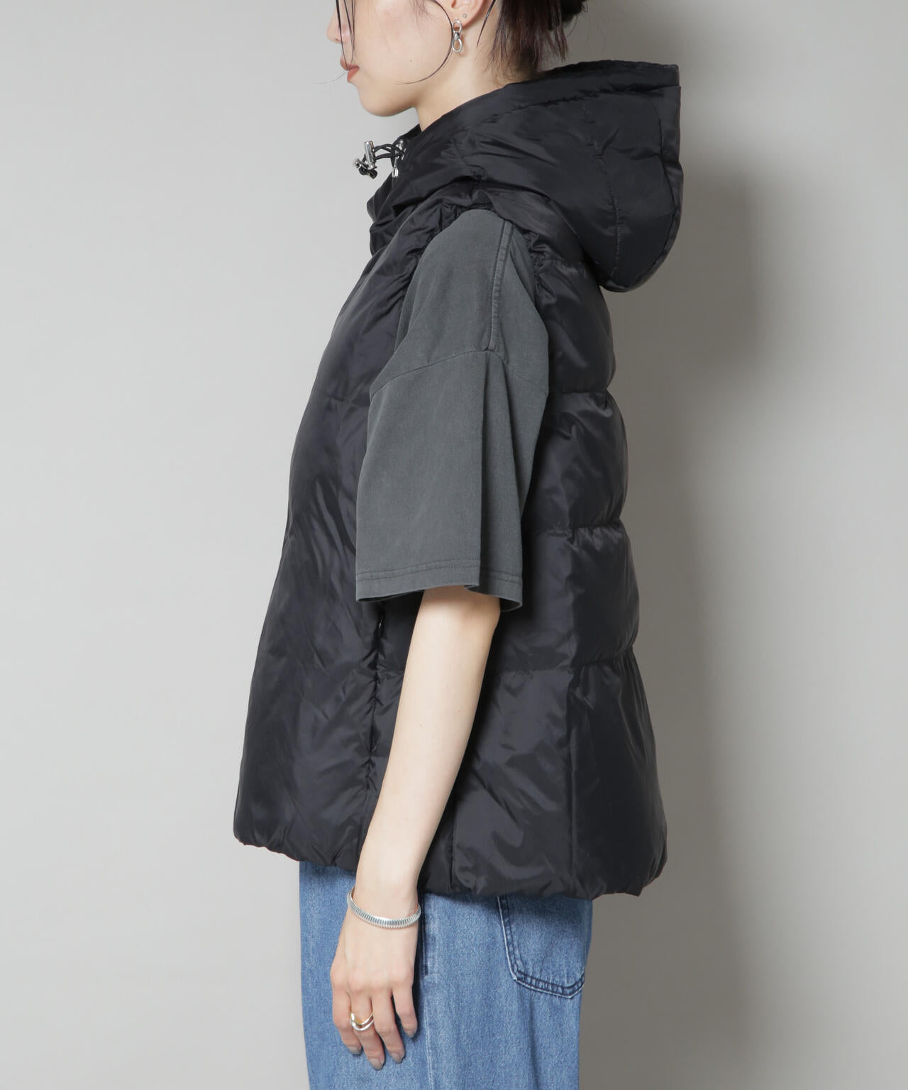 撥水加工ライトダウン フードジップアップベスト