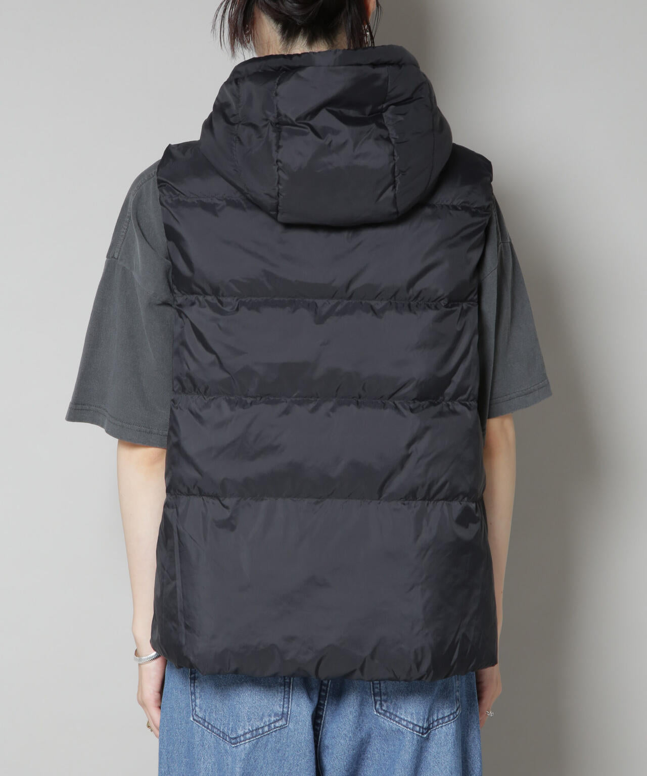 撥水加工ライトダウン フードジップアップベスト
