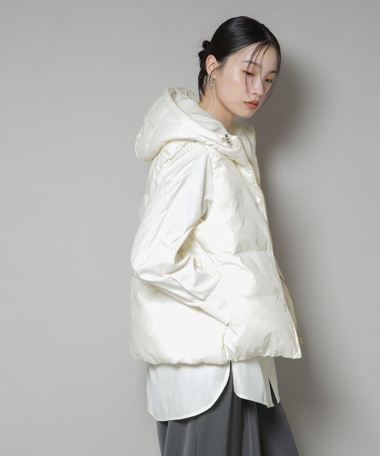 撥水加工ライトダウン フードジップアップベスト