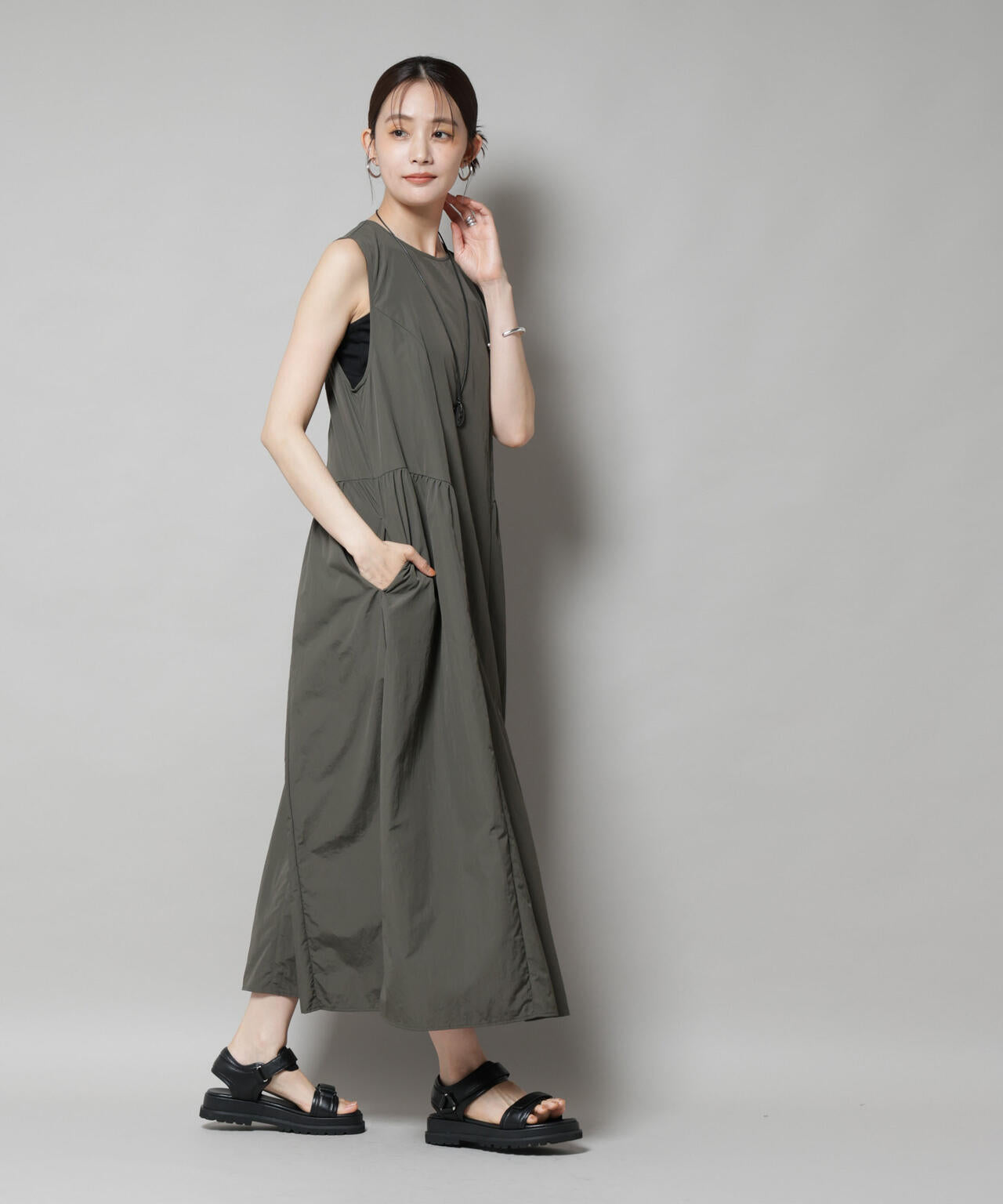 サイドギャザーナイロンワンピース