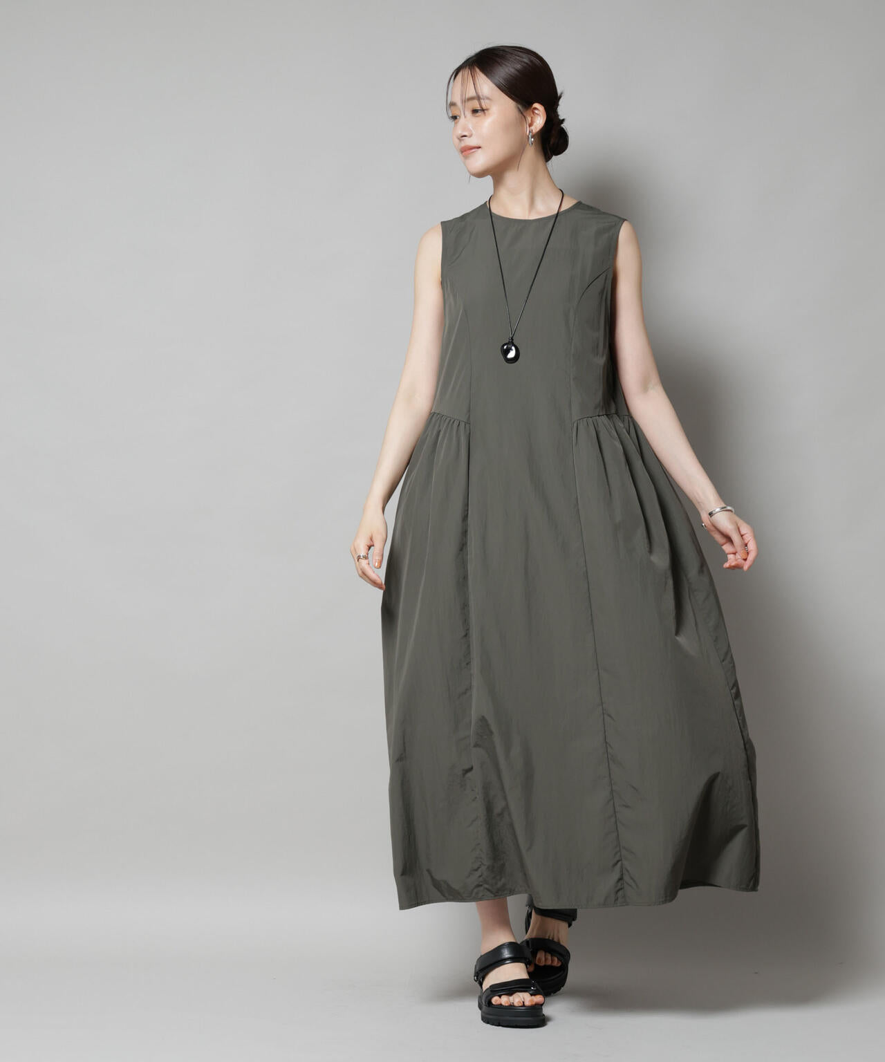 サイドギャザーナイロンワンピース