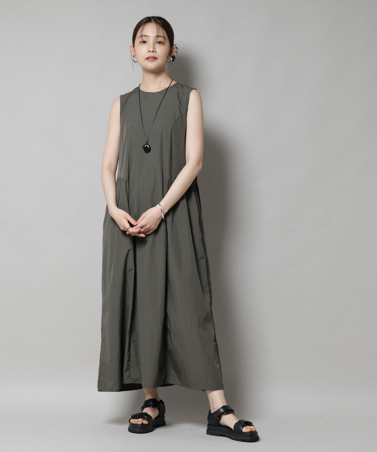 サイドギャザーナイロンワンピース