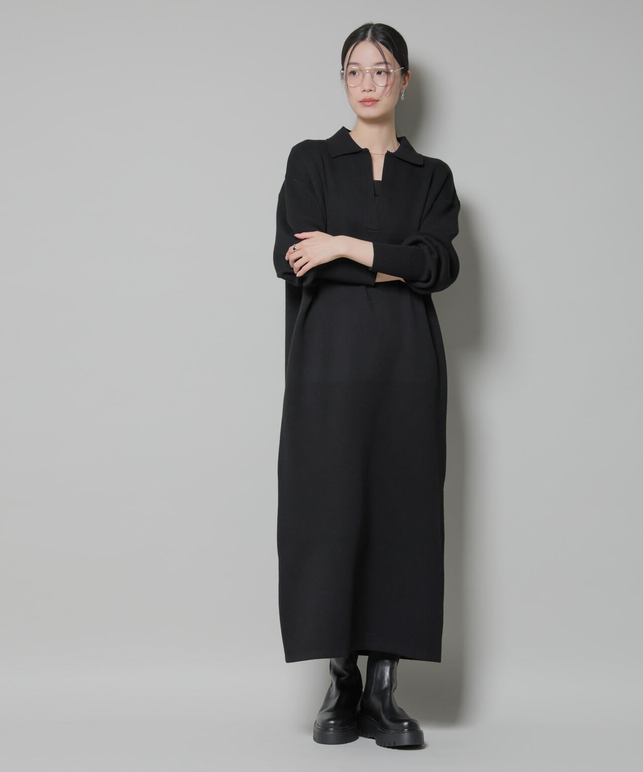 スウェットライク衿付きスキッパーニットワンピース