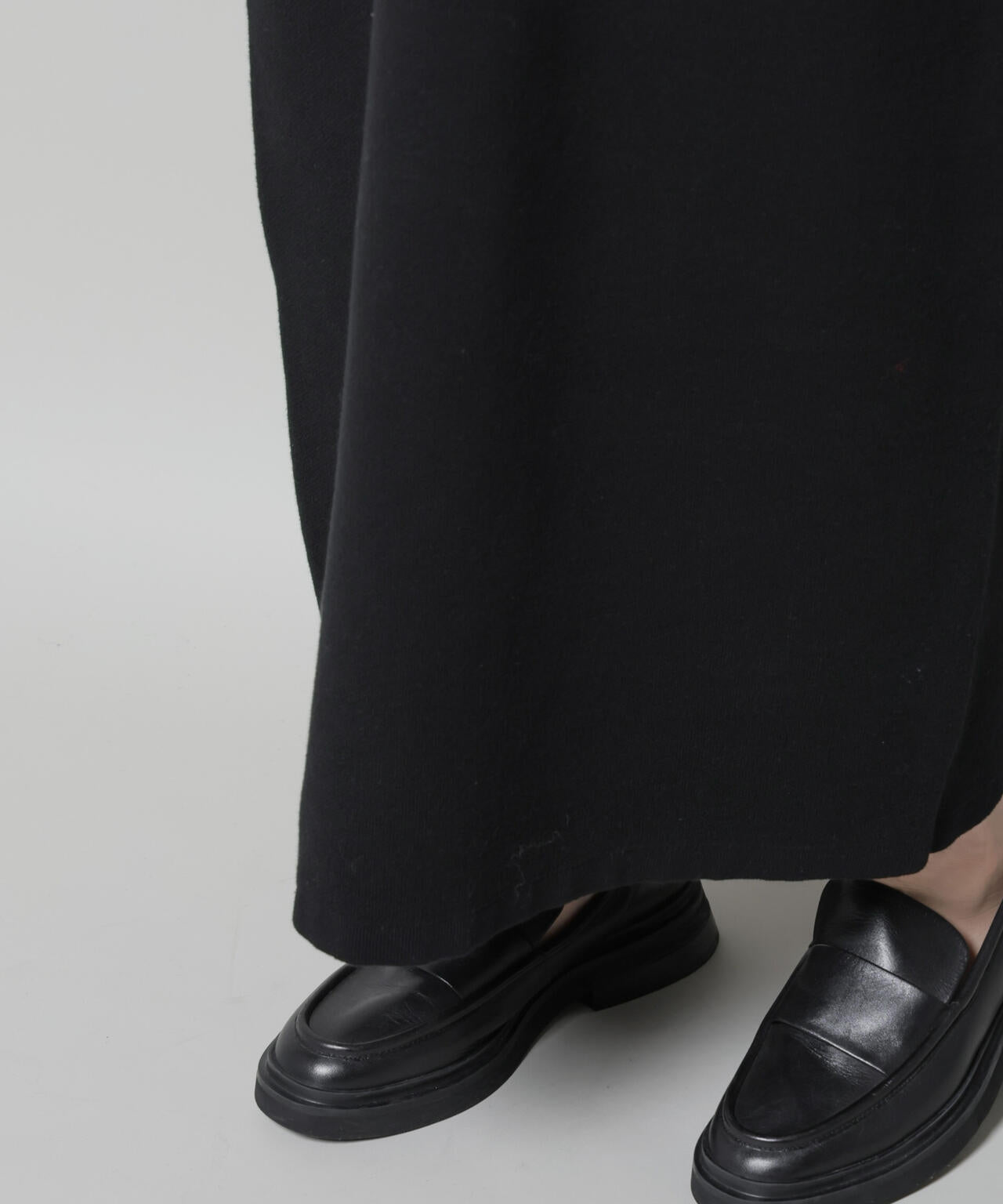 スウェットライク衿付きスキッパーニットワンピース