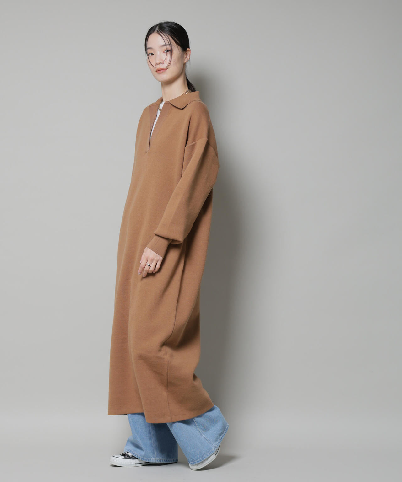 スウェットライク衿付きスキッパーニットワンピース